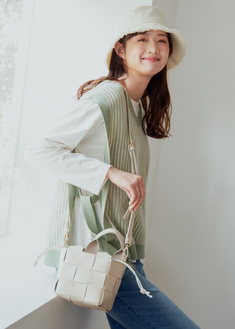 ikka STYLEBOOK 2023SPRING LADIES styling01