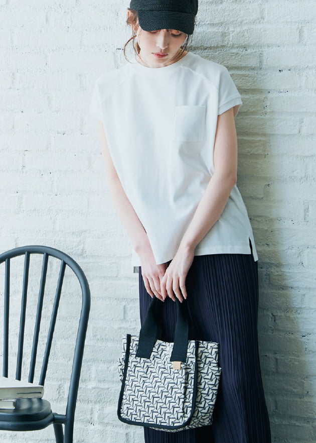 ikka STYLEBOOK 2022SUMMER LADIES styling03