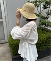 ベージュ