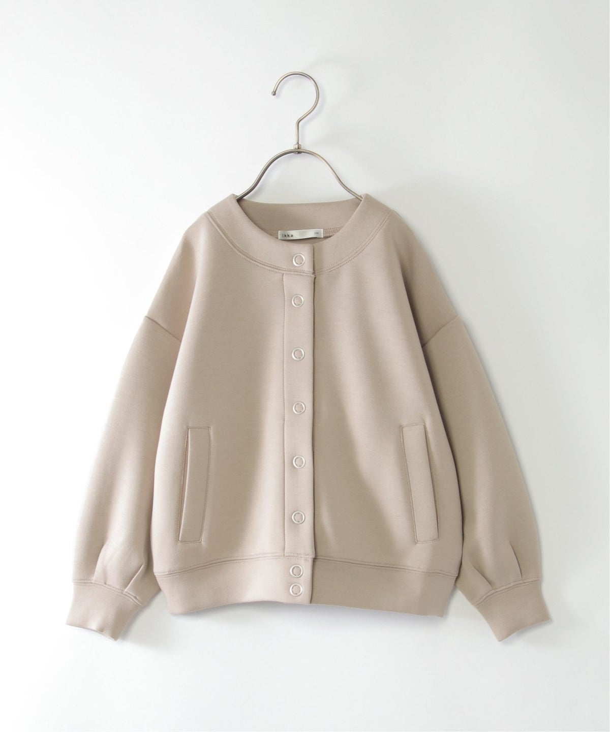 ベージュ