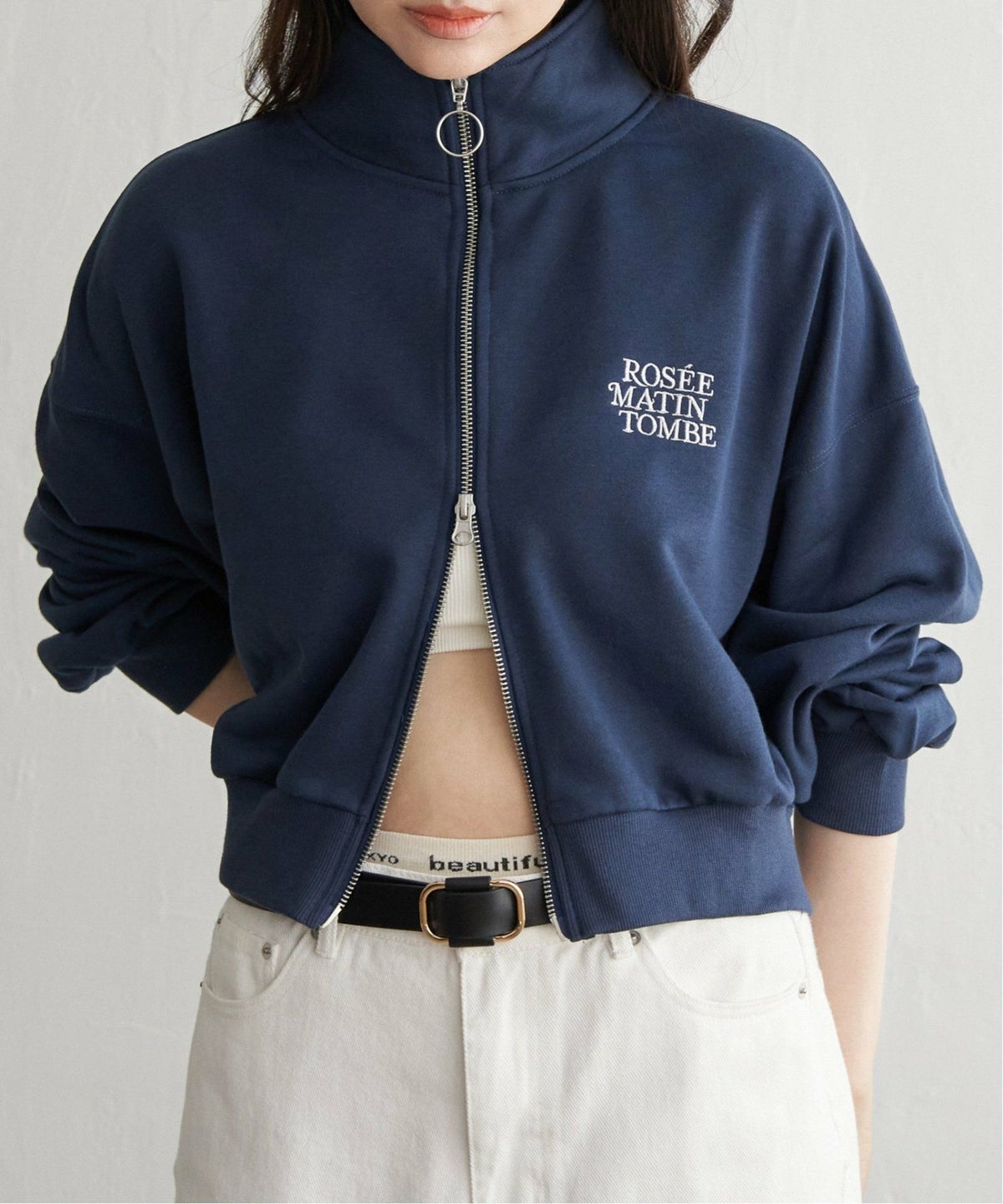 ネイビーブルー