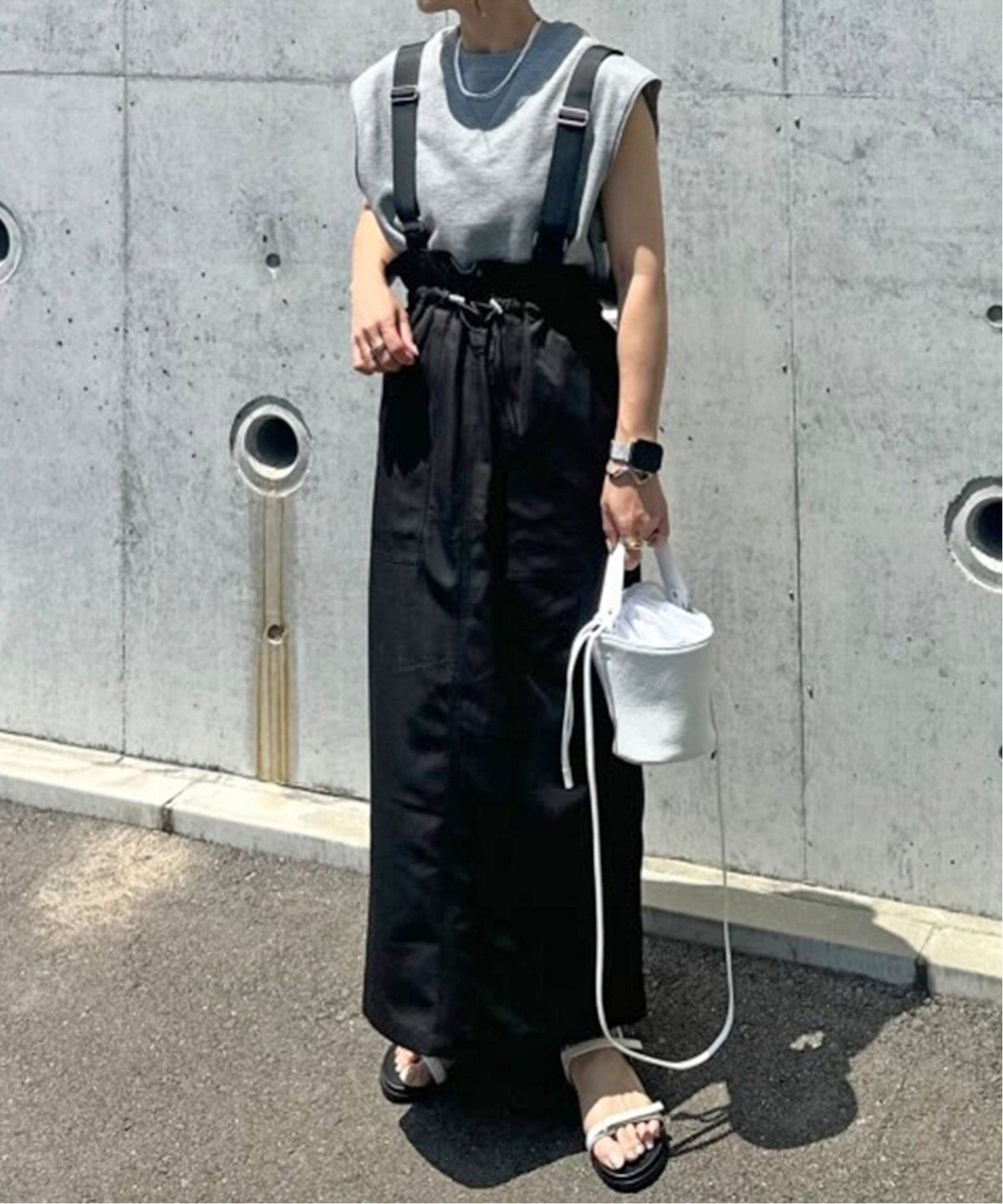 ブラック