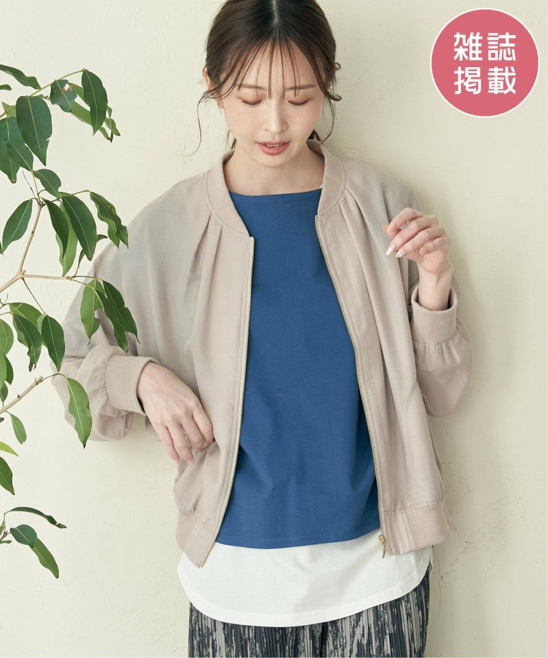 ベージュ