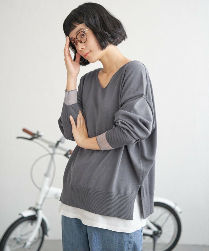 ダークグレー