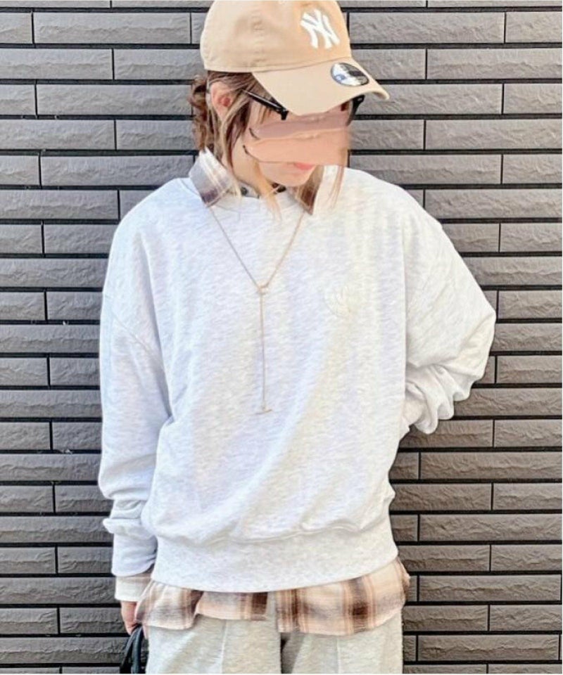 ライトグレー
