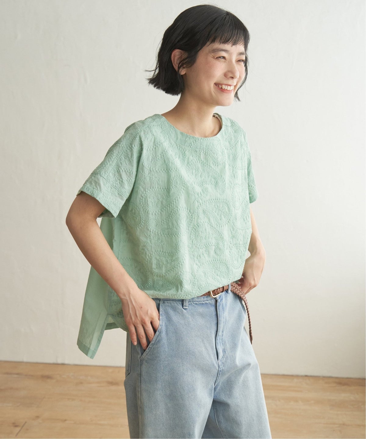 ライトグリーン