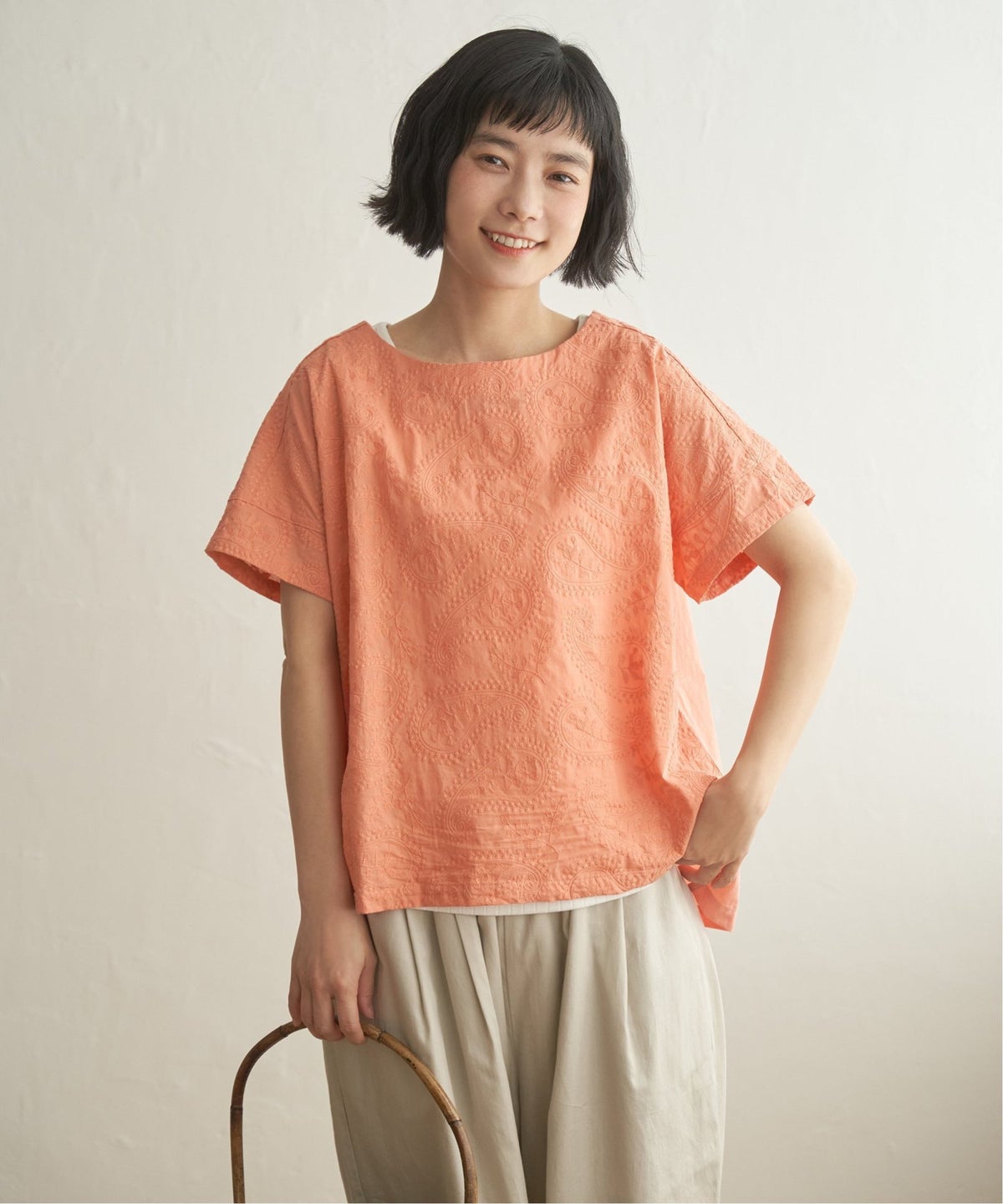 コーラルピンク