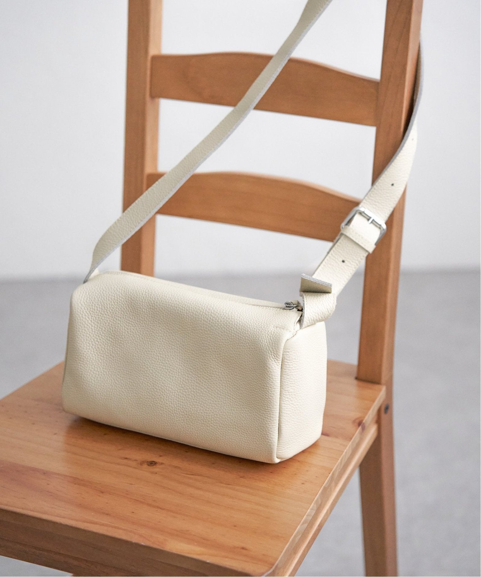 sweet web掲載】COOCO シュリンクレザースクエアショルダーバッグ