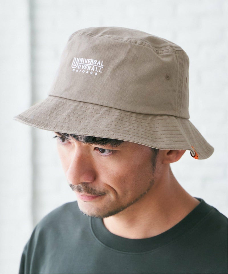 グレー