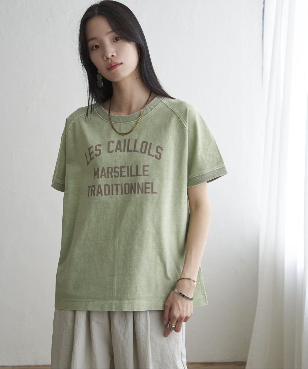 ライトグリーン