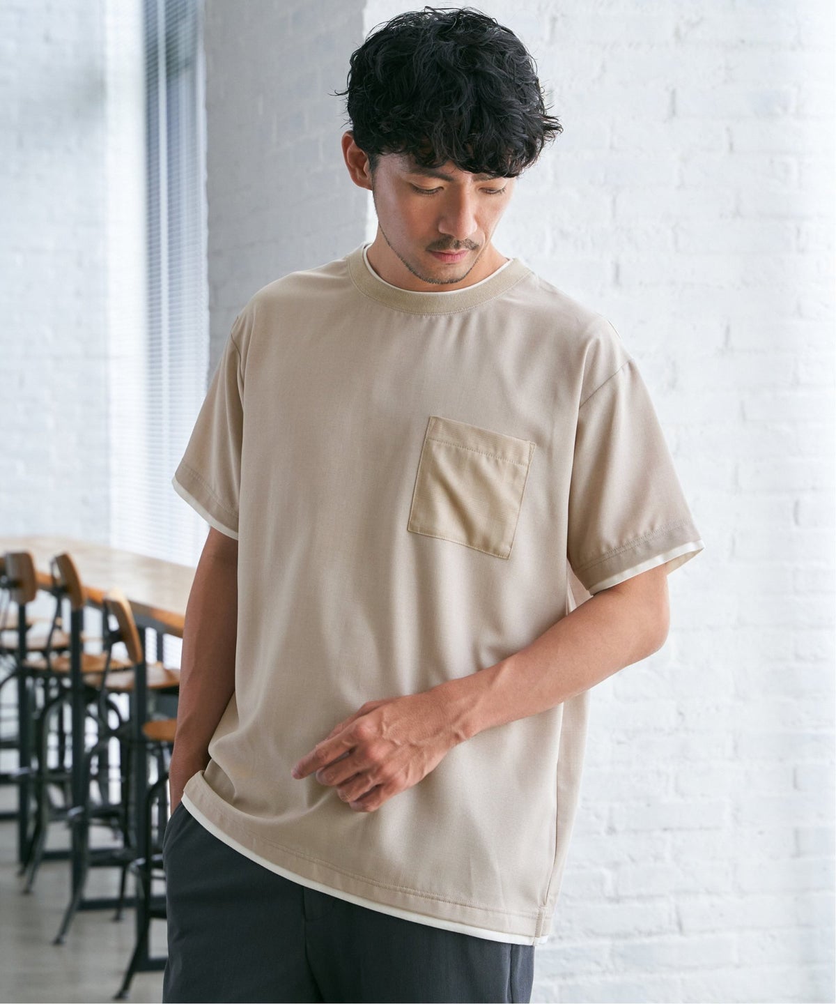 ベージュ