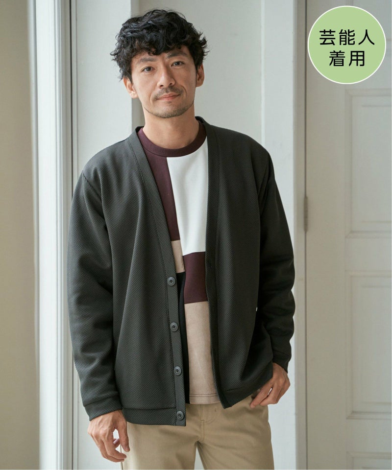 カーキ