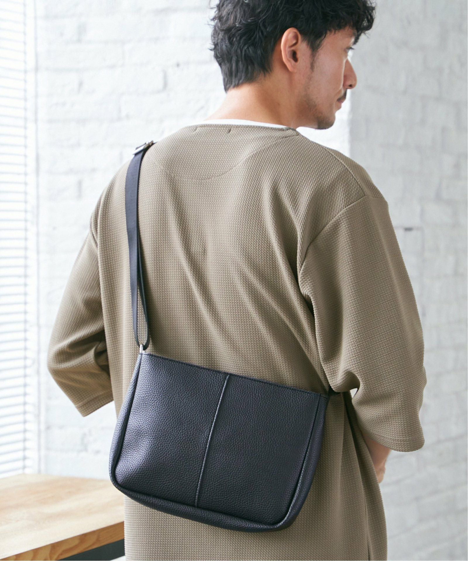 シュリンクジップミニショルダーバッグ,ikka| TOKYO DESIGN CHANNEL