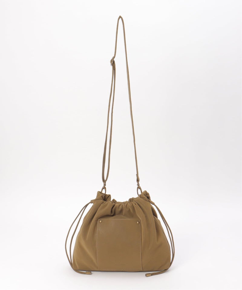 カーキ