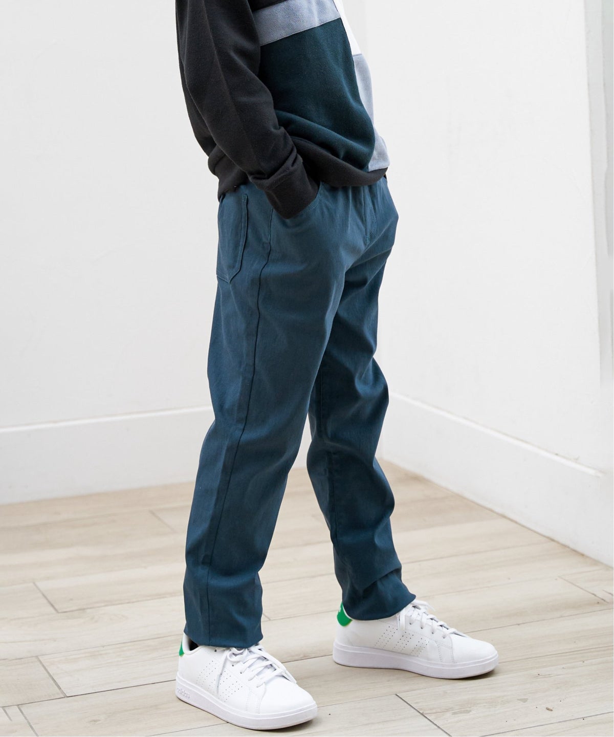 ダークグリーン