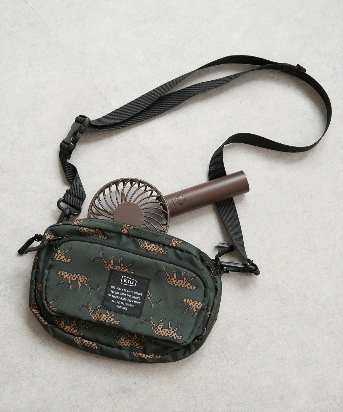 ダークオリーブ