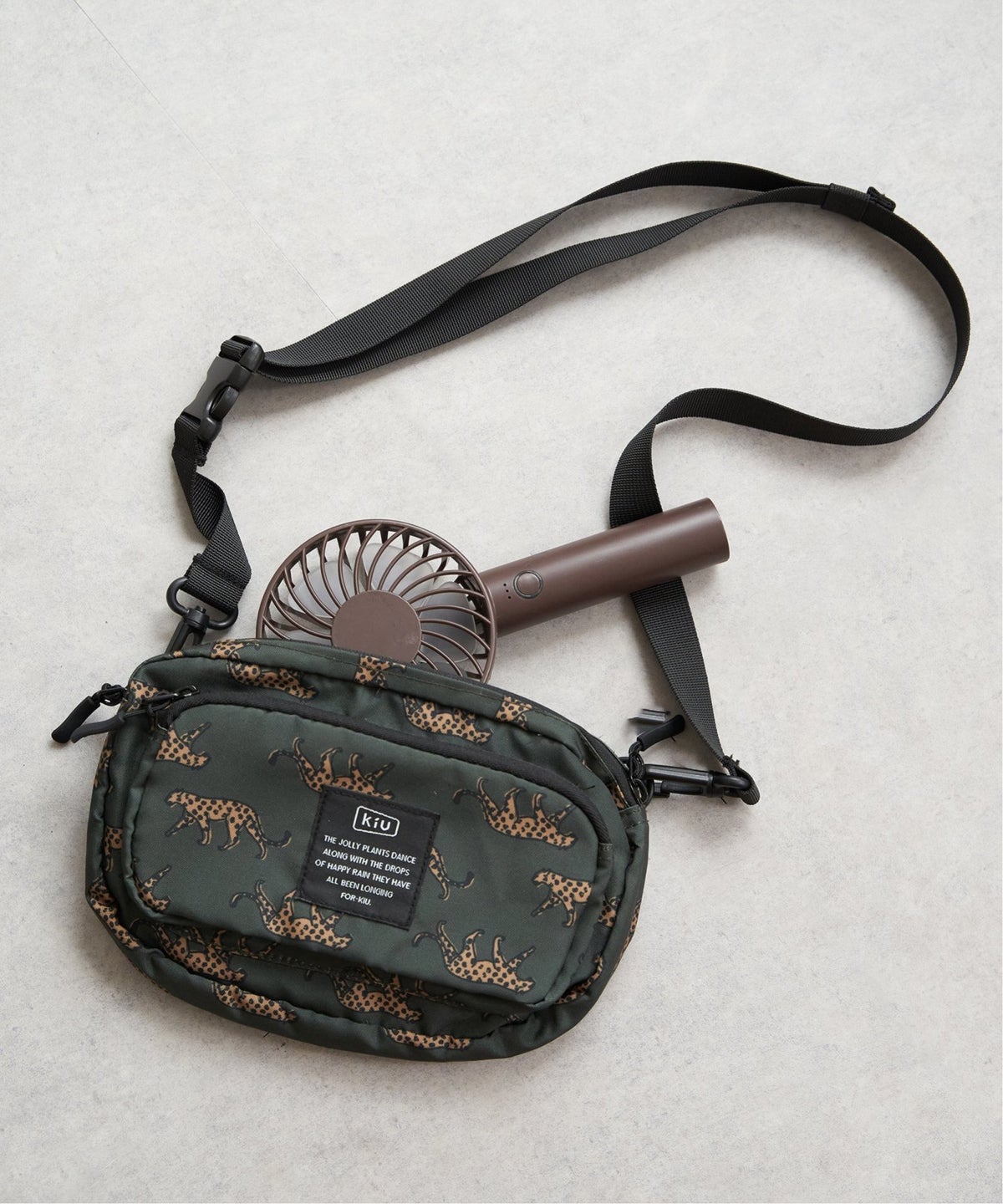 ダークオリーブ