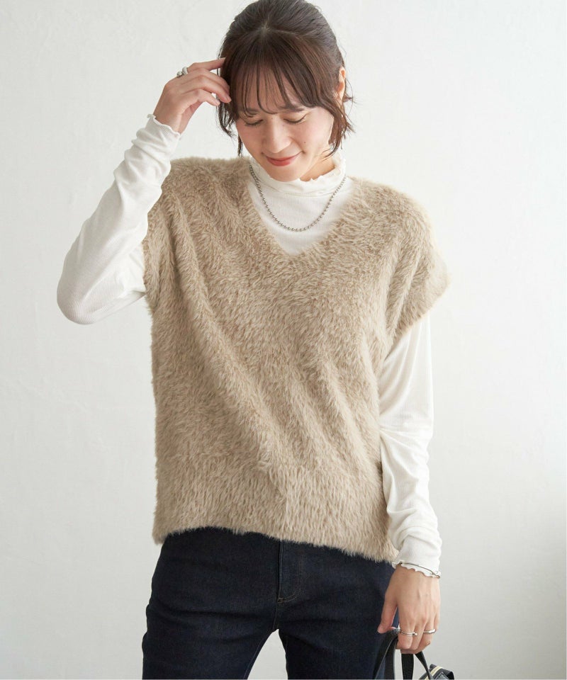 ベージュ