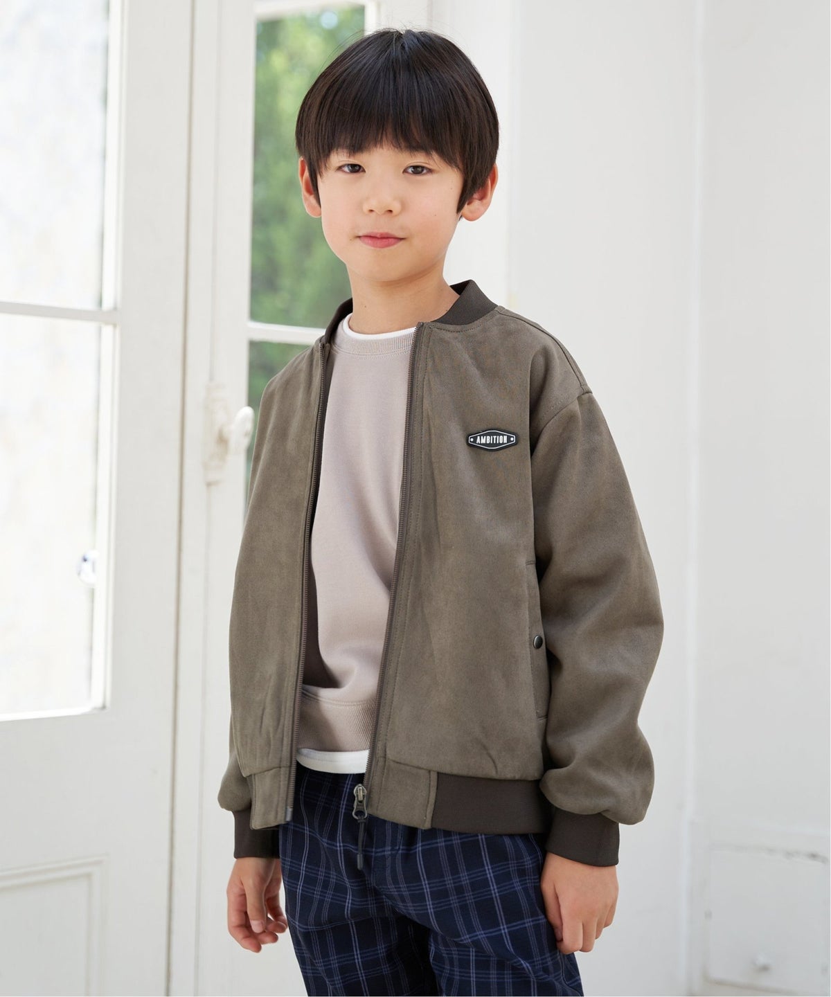 ミディアムグレー