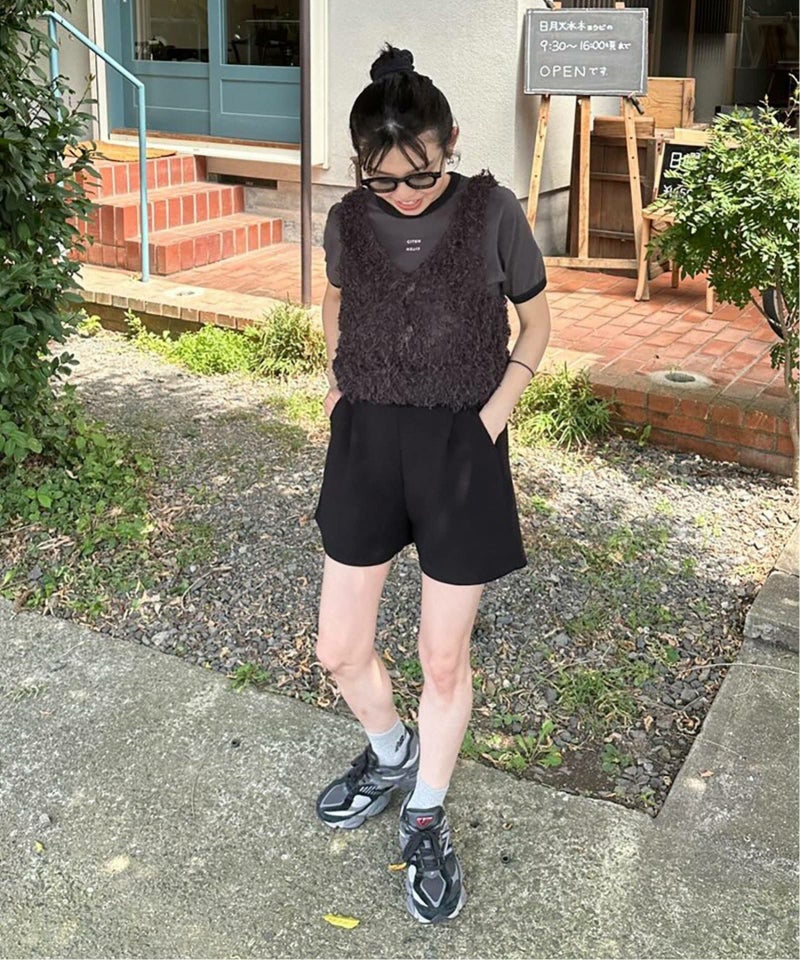 ブラック