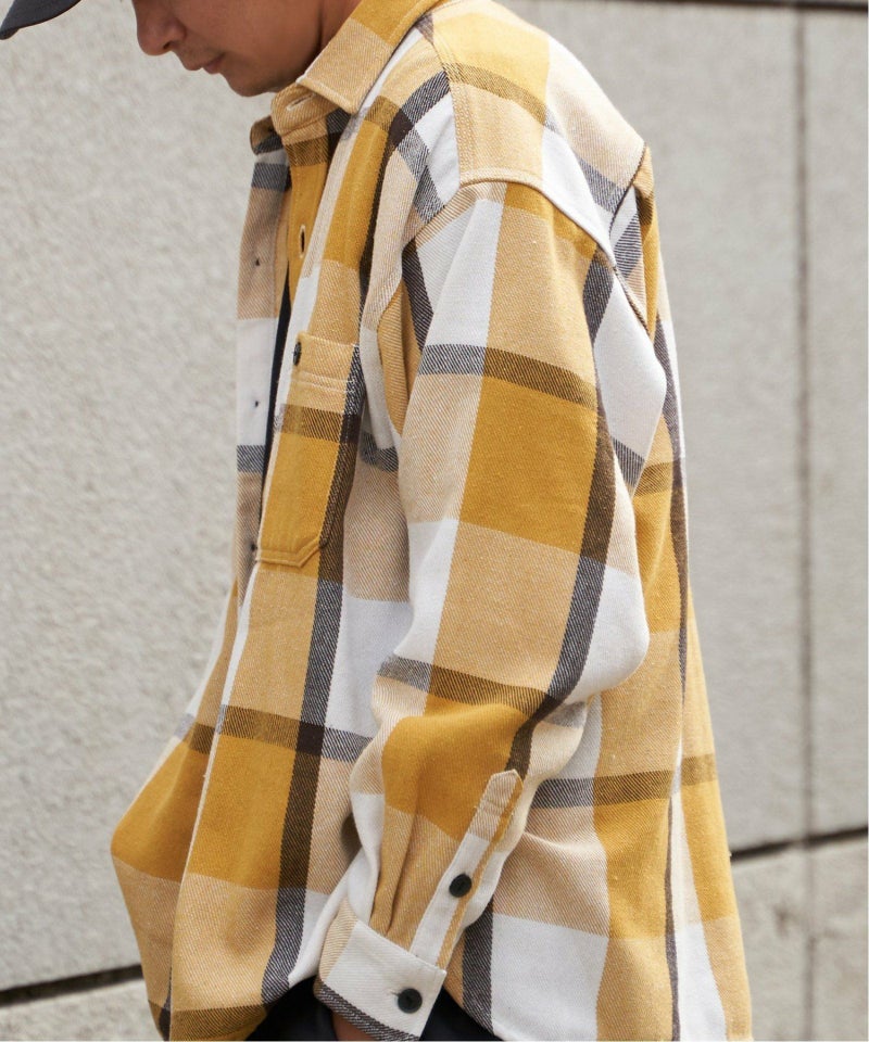 イエロー