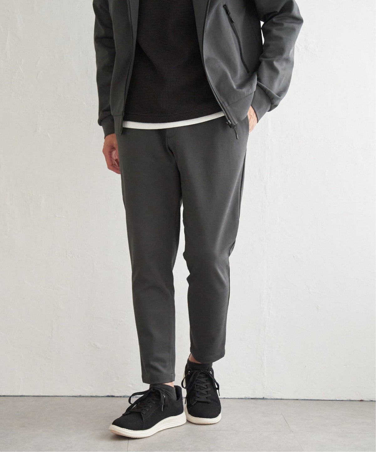 ミディアムグレー