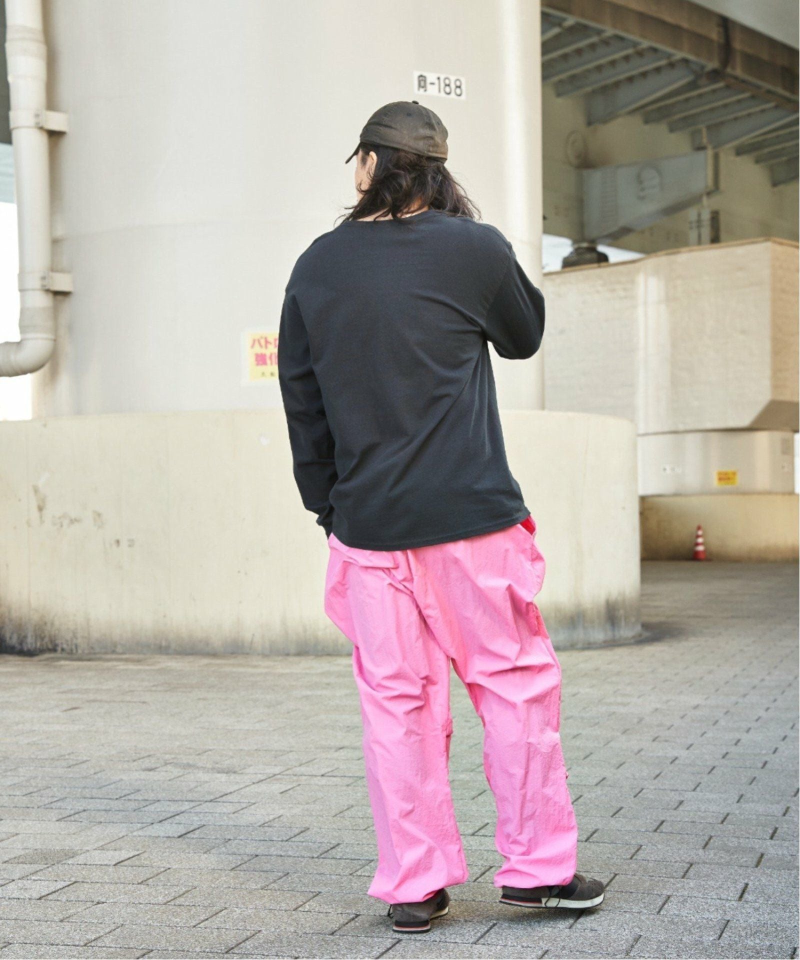 カラーナイロンパンツ2,NO NEED| TOKYO DESIGN CHANNEL