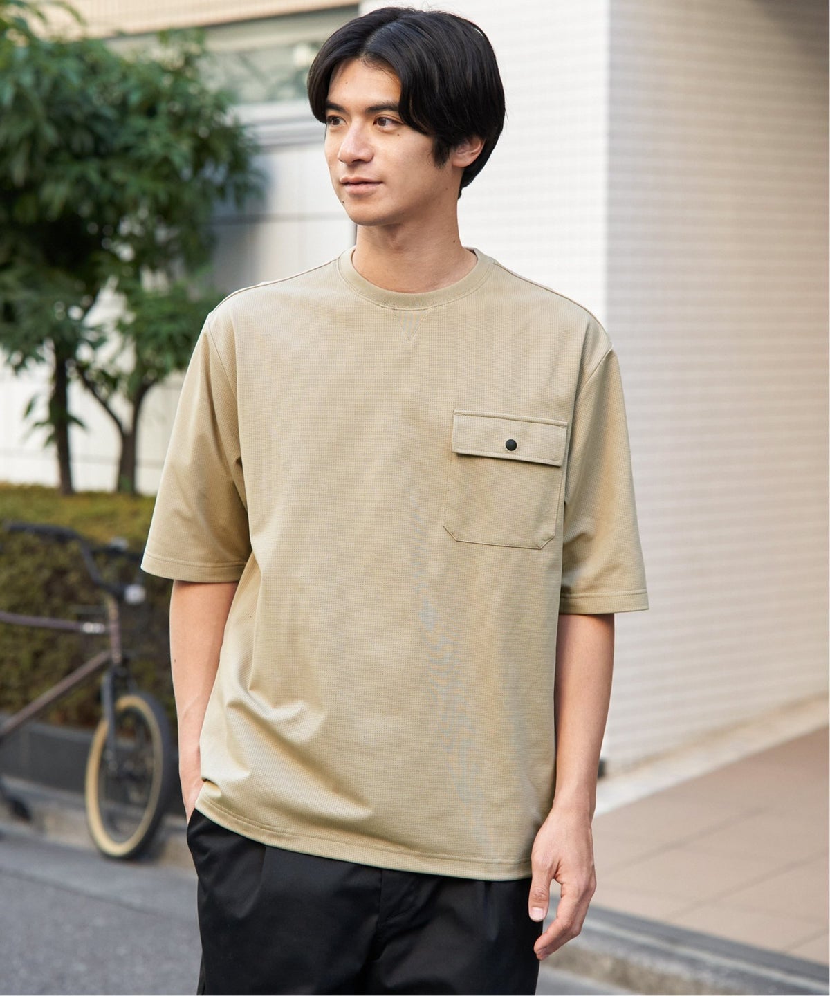 ベージュ