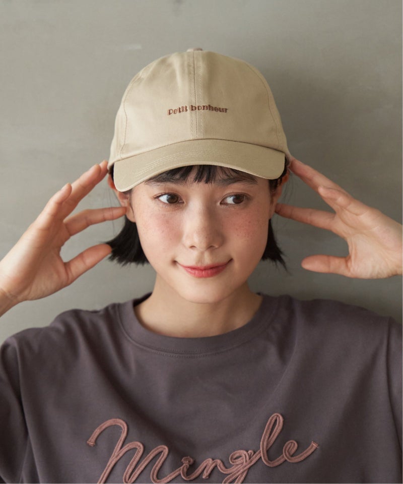 ベージュ