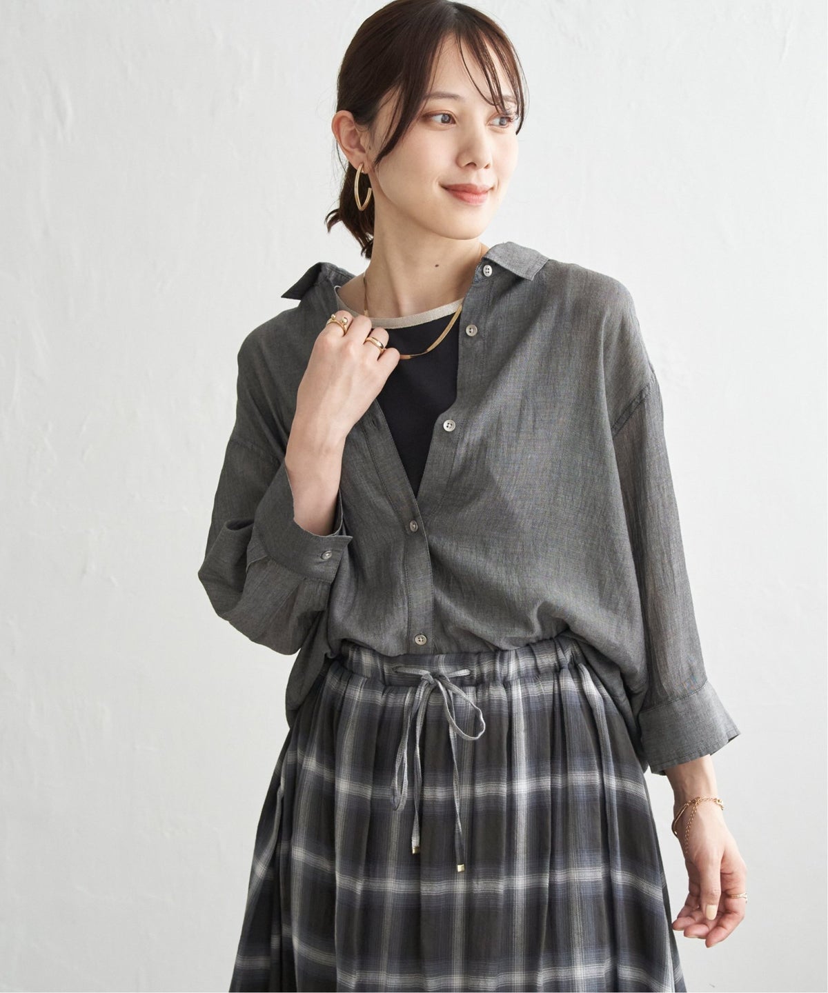 ミディアムグレー