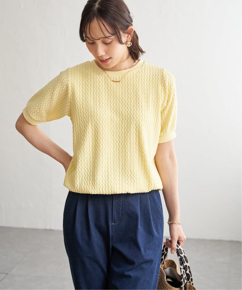 イエロー