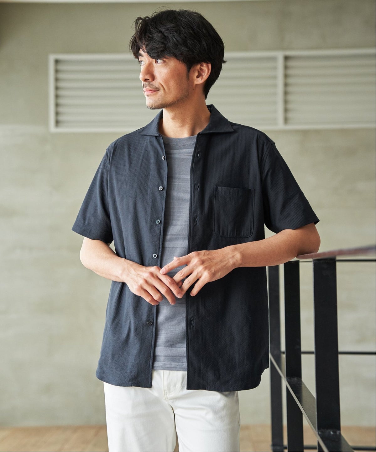 ネイビーブルー