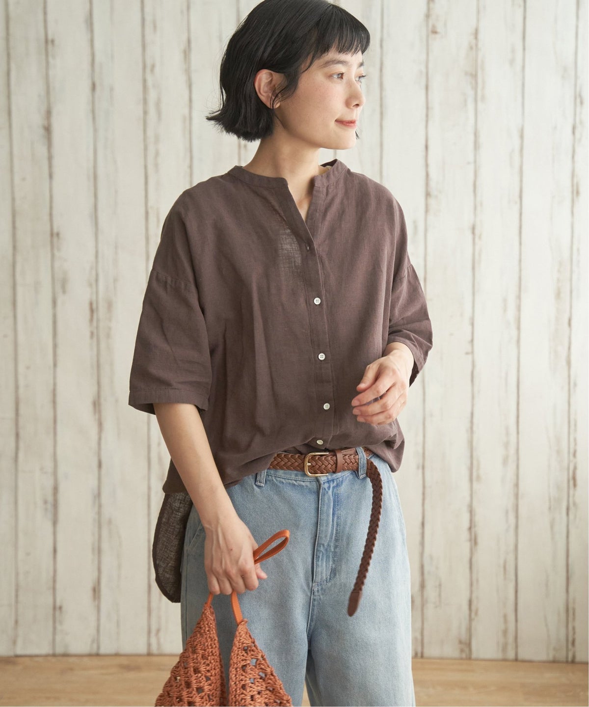 ダークブラウン