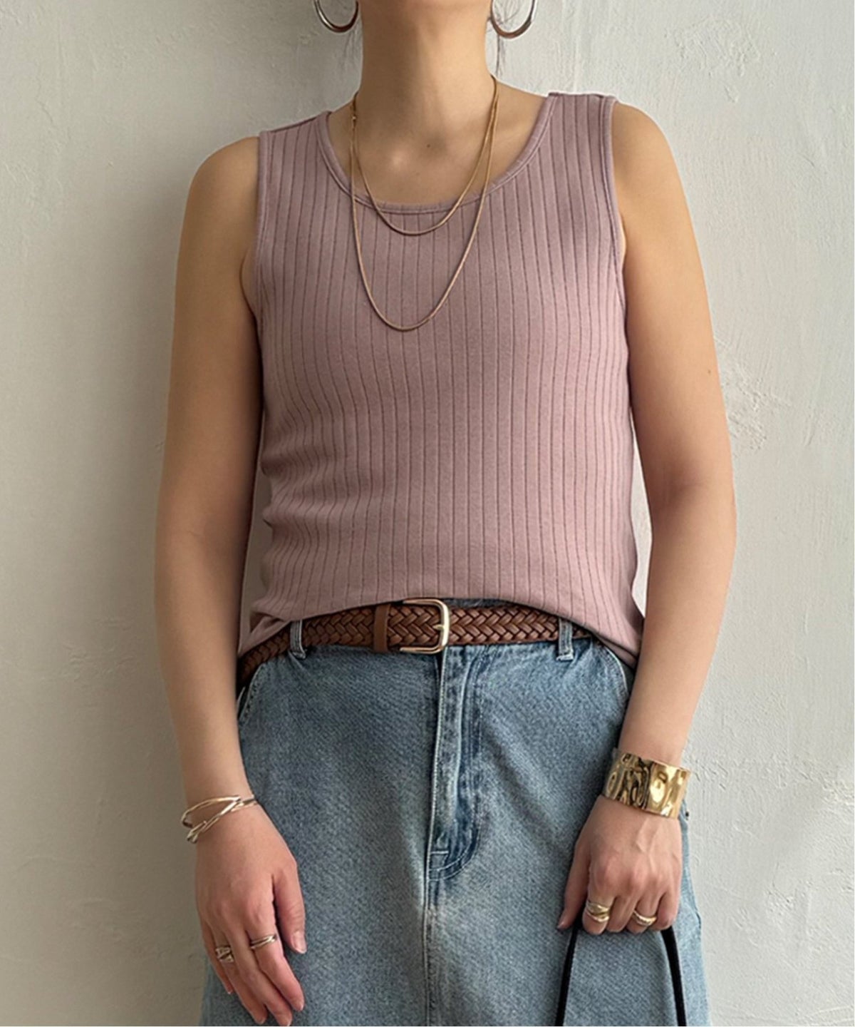 ピンクベージュ