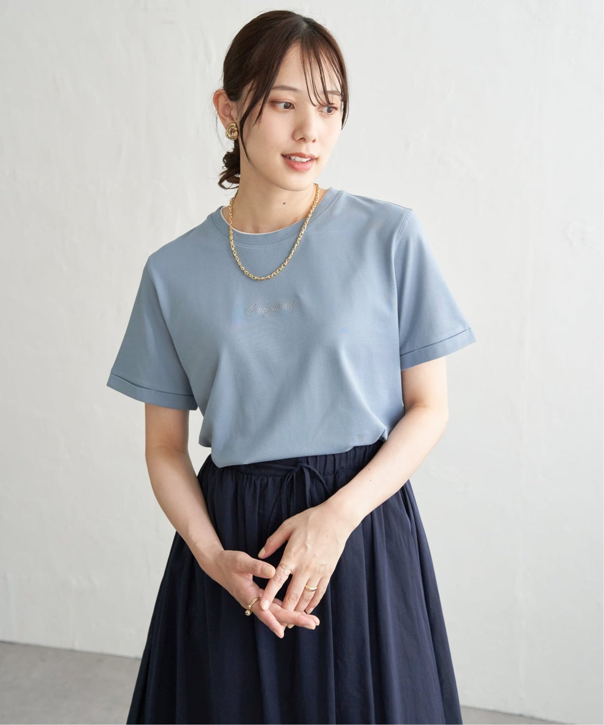 ライトブルー