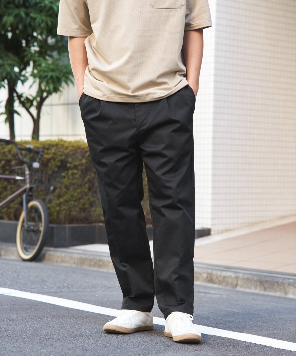 ブラック
