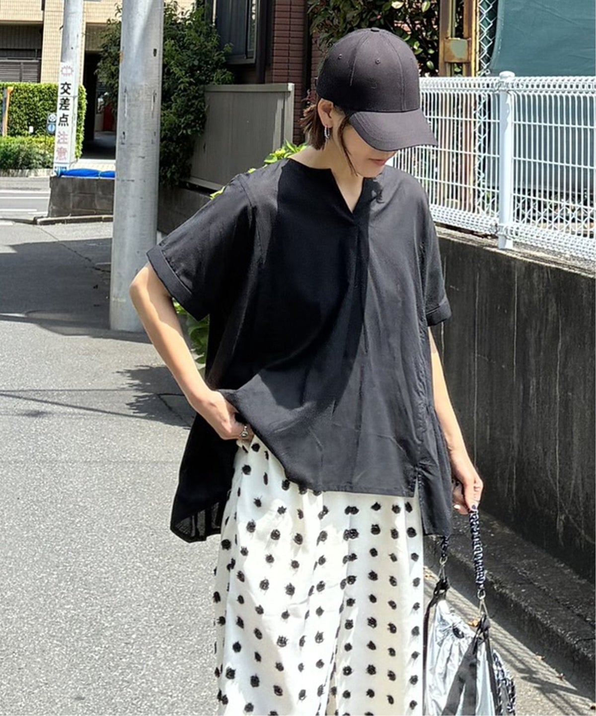 ブラック