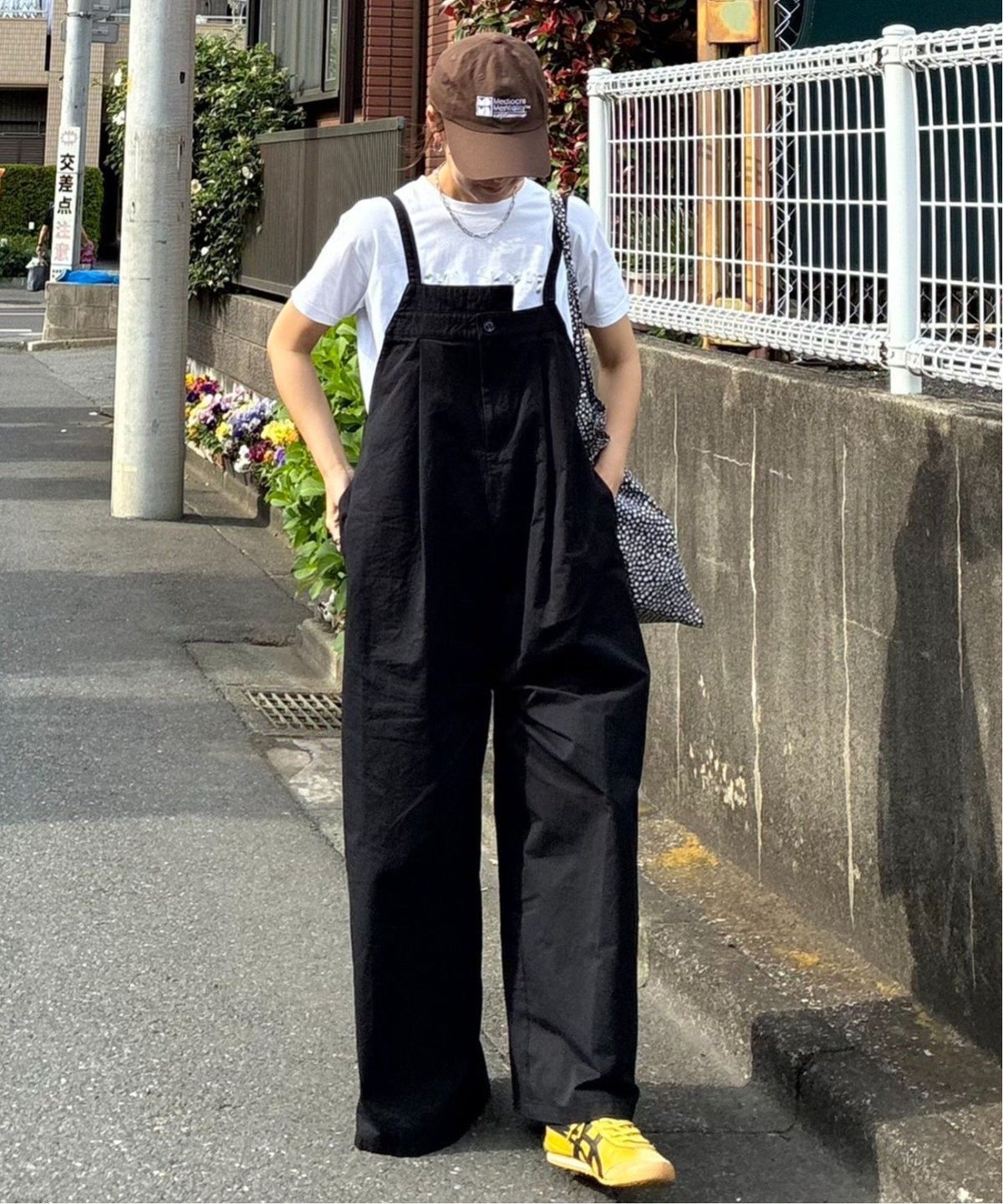 ブラック