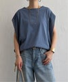ブルー