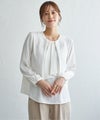 オフホワイト