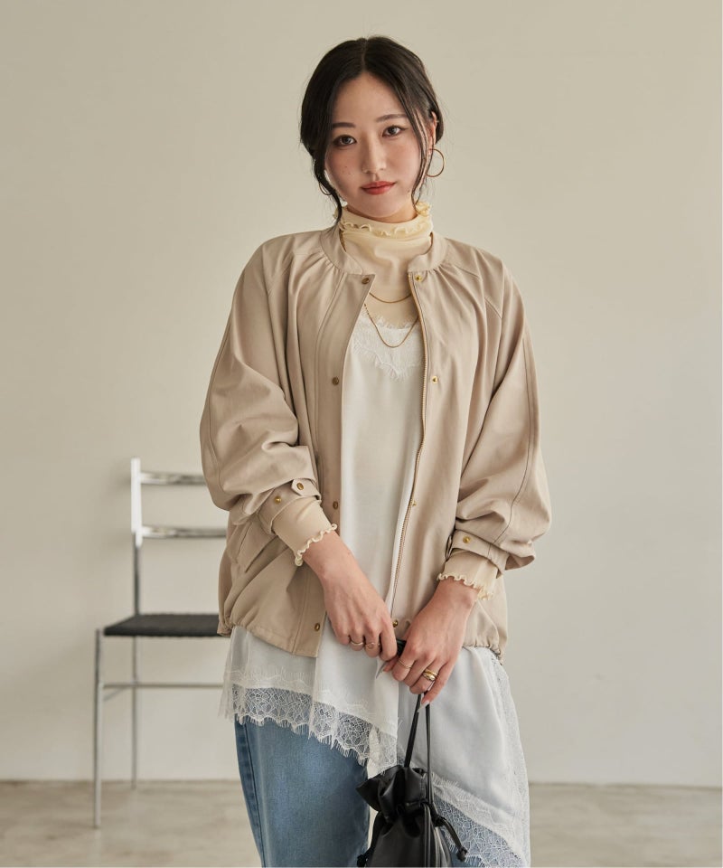 ベージュ