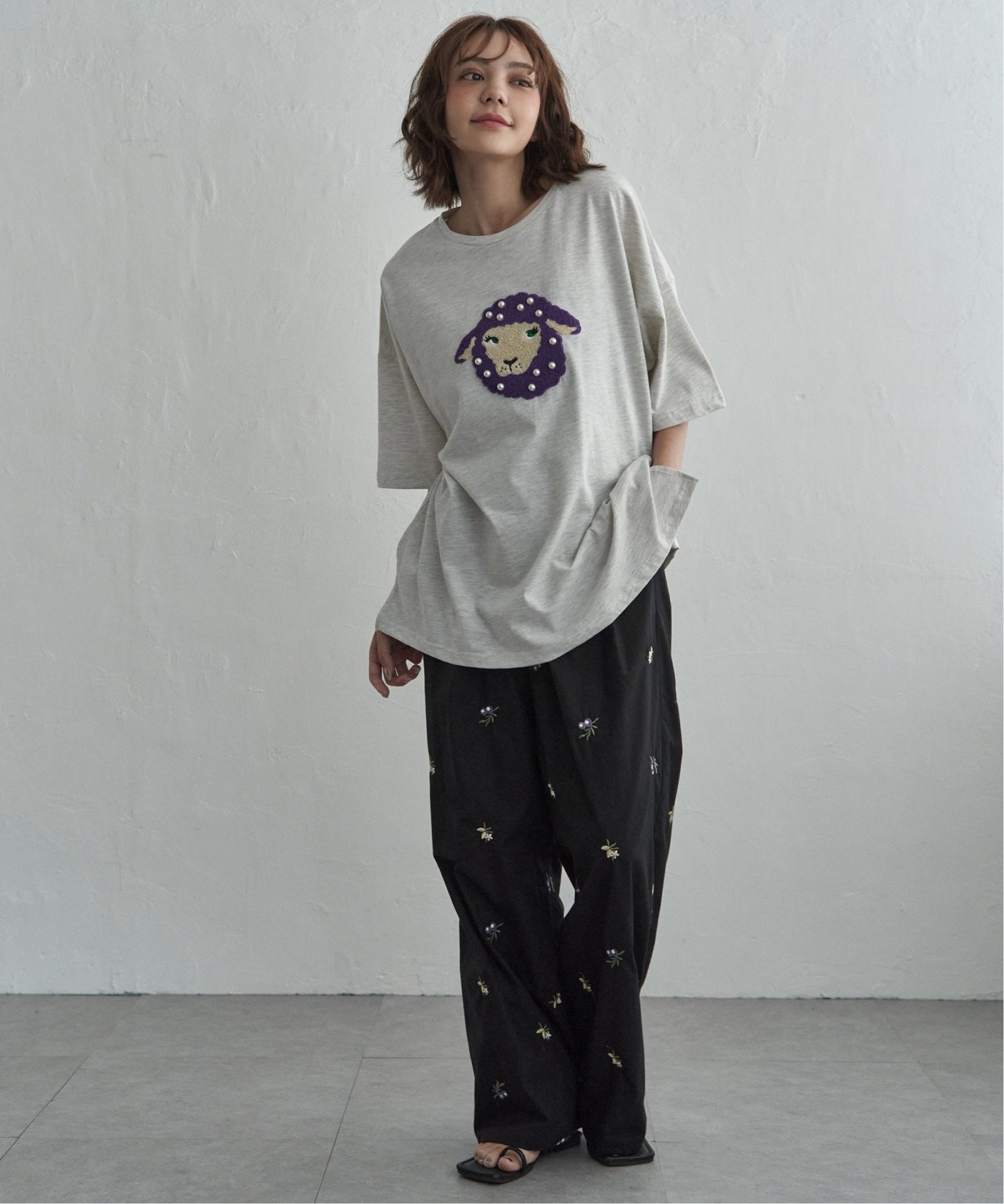 パール付き ヒツジ サガラ刺繍Tシャツ,notch.| TOKYO DESIGN CHANNEL
