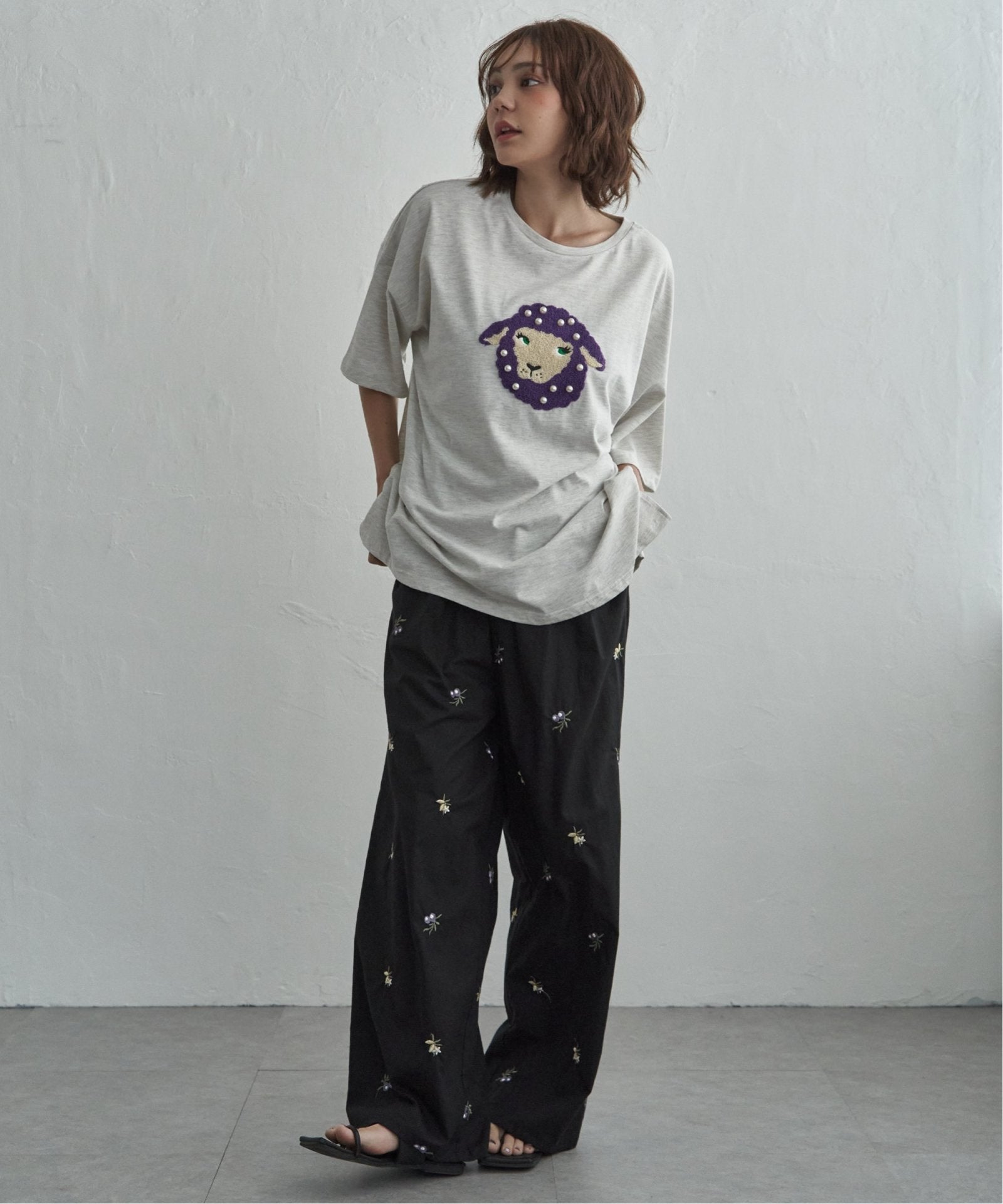 パール付き ヒツジ サガラ刺繍Tシャツ,notch.| TOKYO DESIGN CHANNEL