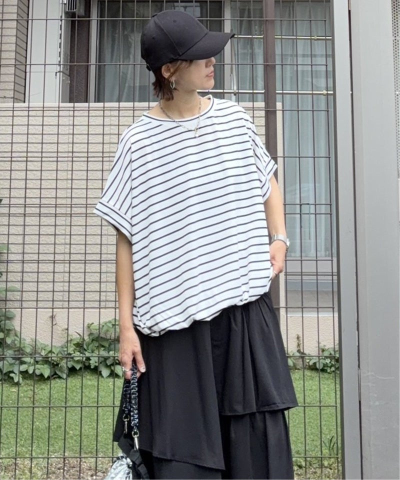 オフホワイト