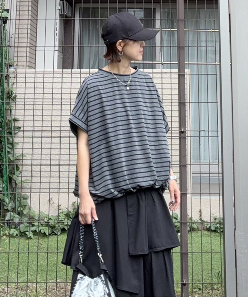 ダークグレー