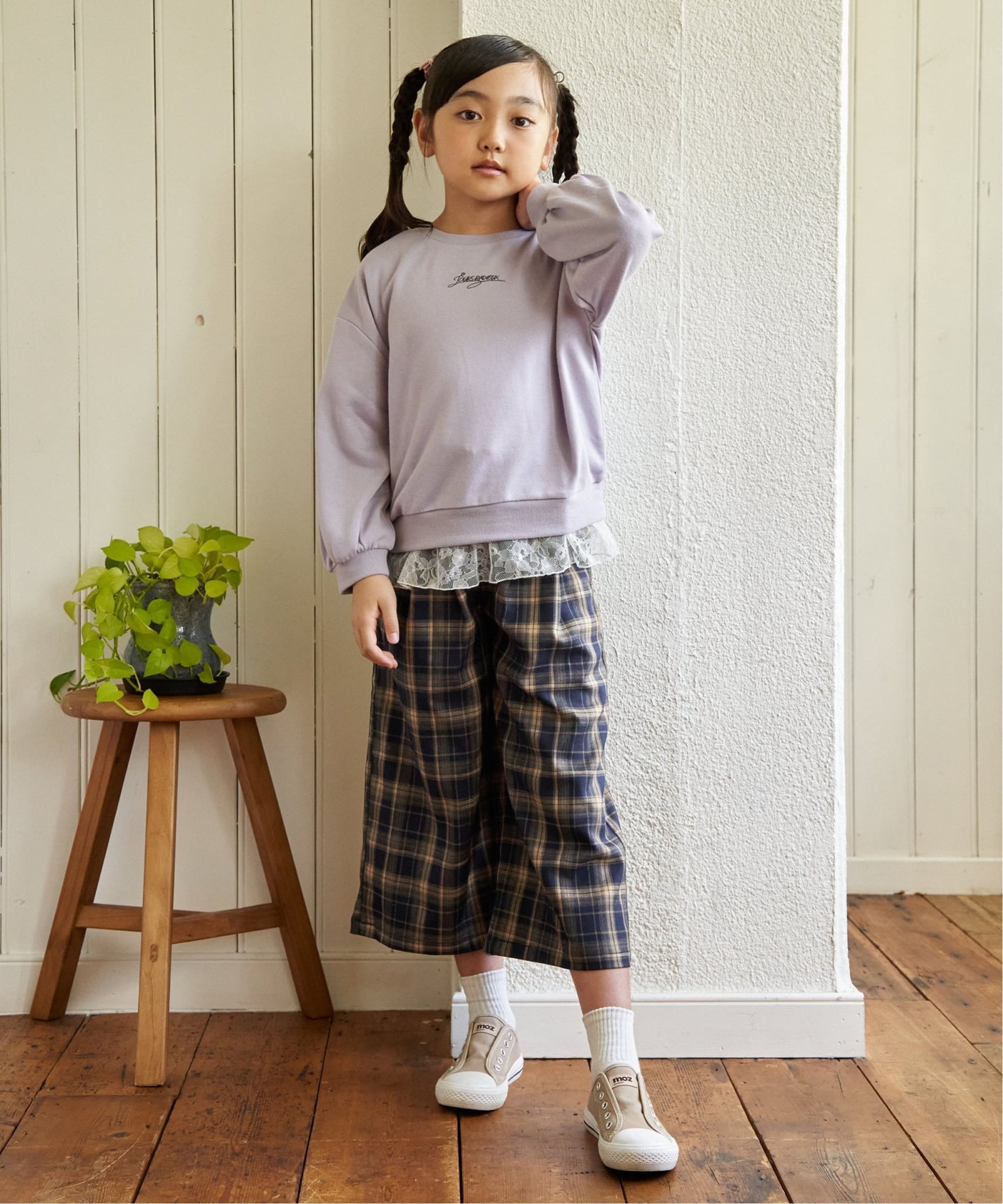 レースレイヤード裏毛プルオーバー（120~160cm）,ikka| TOKYO DESIGN