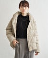 ベージュ