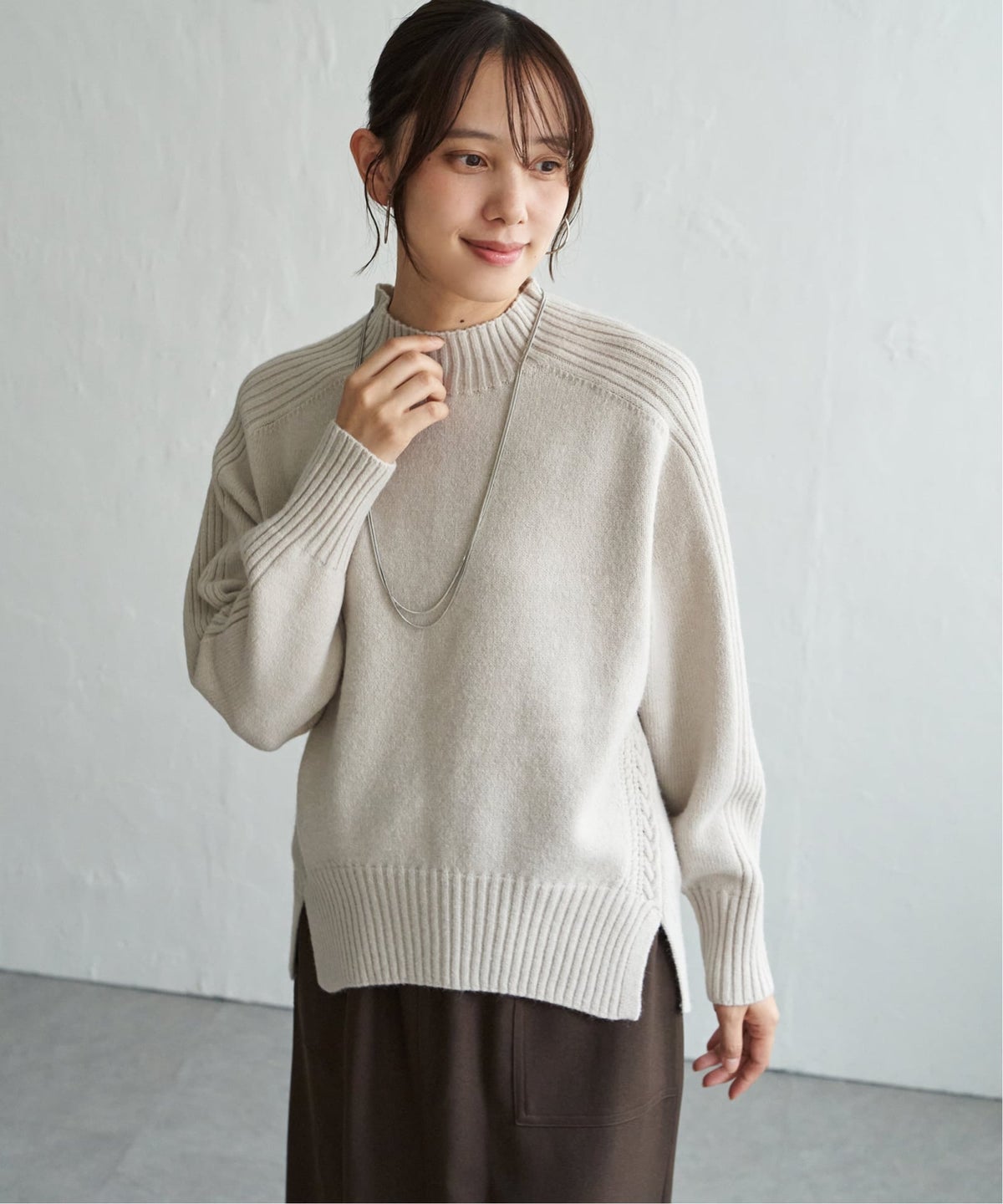 ベージュ