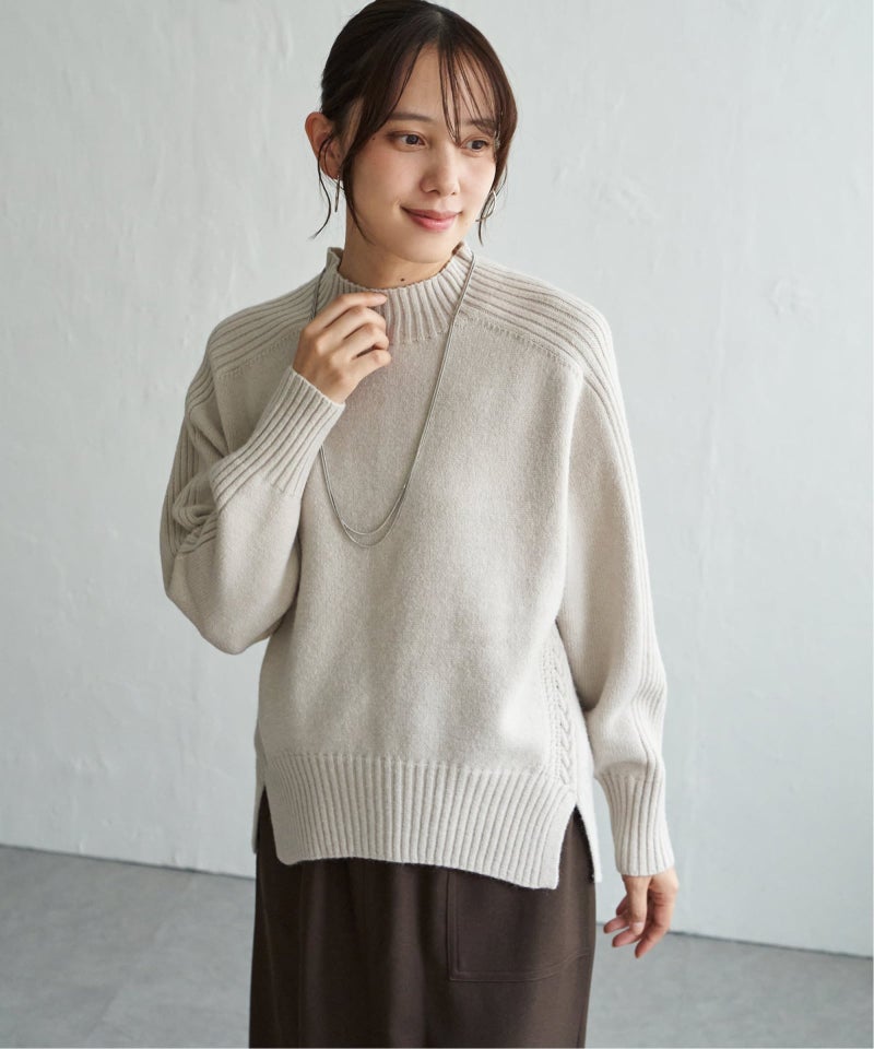 ベージュ