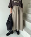ベージュ